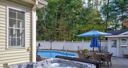Luxurious Retreat mins from Lake George w/ heated pool 20 mins to Gore