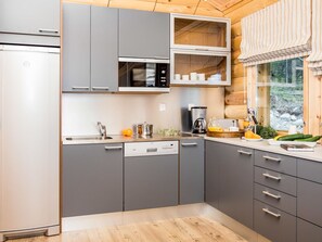 Fridge, microwave, dishwasher, cookware/dishes/utensils