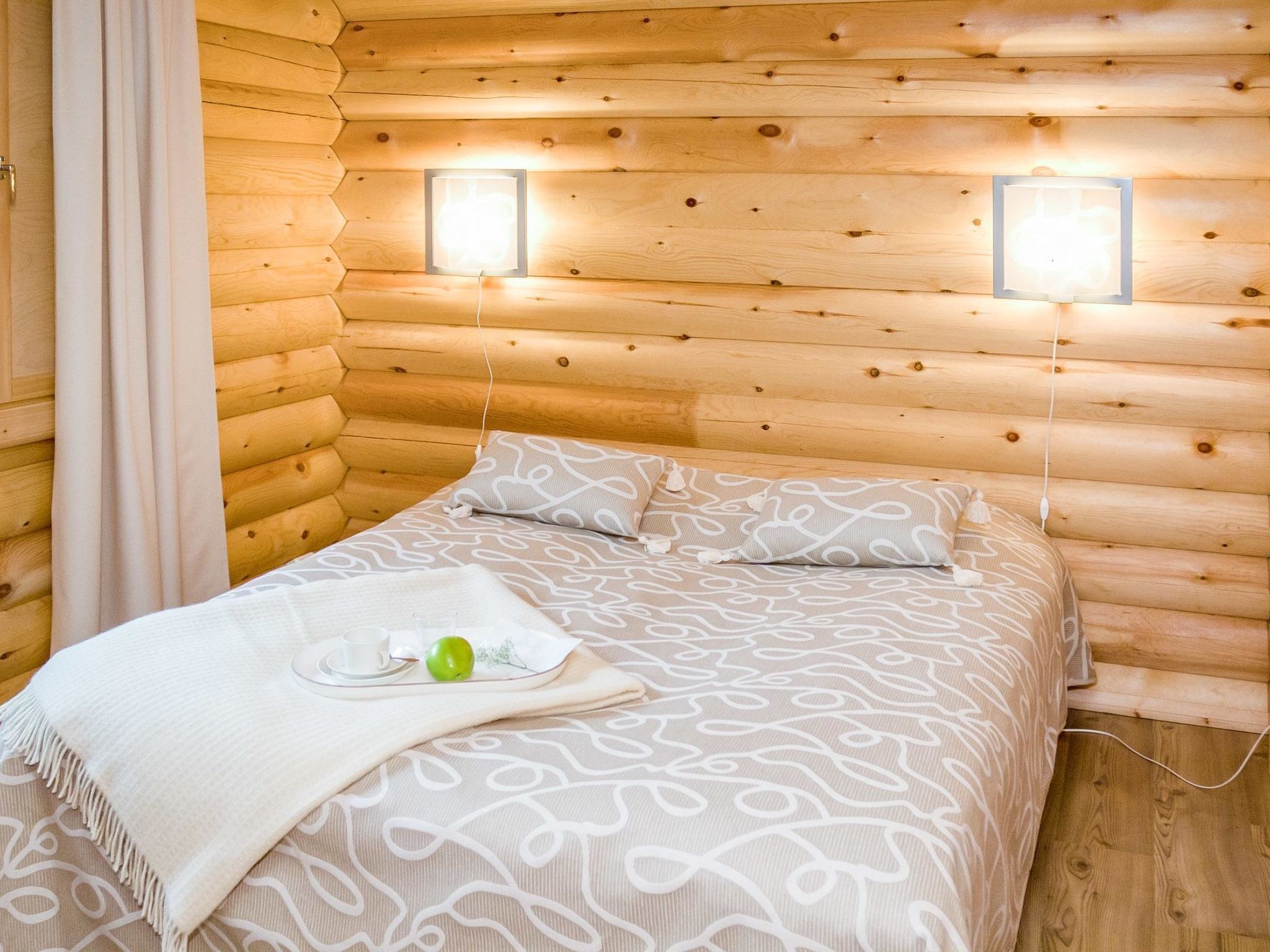 4 bedrooms, iron/ironing board, WiFi