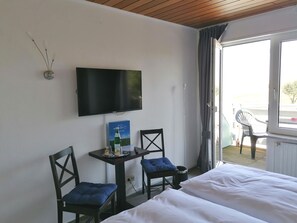 1 bedroom, in-room safe, WiFi, bed sheets