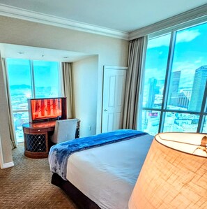 1 Schlafzimmer, Zimmersafe, Schreibtisch, Bügeleisen/Bügelbrett