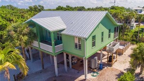 Front of property - 021 - Lost Shaker of Salt (Captiva)
