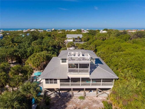 043 - Toes In The Sand