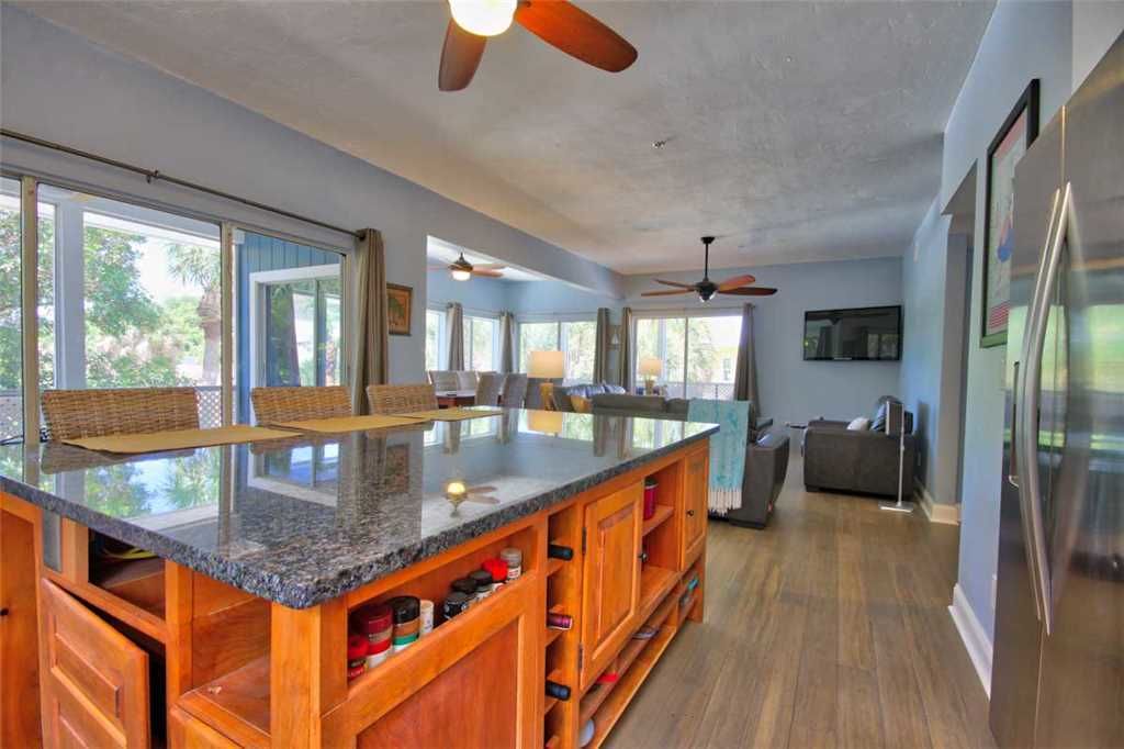 Fridge, microwave, dishwasher, cookware/dishes/utensils