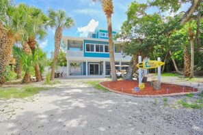 Property grounds - 082 - Island Splash (Captiva)