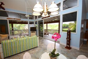 TV - 085-gulf Breeze Cottage (Captiva)