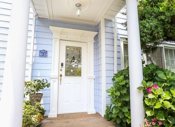 Property entrance - Bella Guesthouse (Tongyeong)