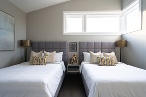4 bedrooms, desk, iron/ironing board, travel cot