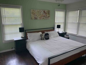 3 bedrooms, iron/ironing board, free WiFi, bed sheets - 3 BR Walking Distance to ATT, Globe Life & Entertainment District (Arlington)