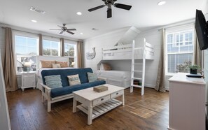 5 bedrooms, iron/ironing board, WiFi, bed sheets