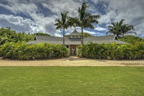Exterior - Poipu Beach Estates: Walk to Beach/Shops, Sleeps 8-16, AC, Pool, Fitness Club! (Koloa)