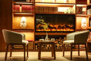 Coin salon dans le hall