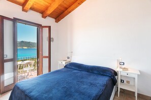 2 室のベッドルーム、アイロン / アイロン台、ベッドシーツ