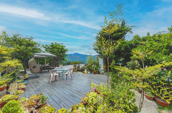 Signature Loft | Garden view