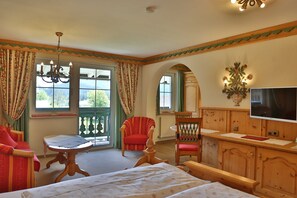 1 bedroom, in-room safe, desk, WiFi