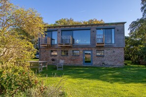 Unclassified image, 4 of 42, button