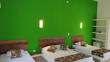 Habitación superior | Minibar, wifi gratis, ropa de cama y acceso para silla de ruedas