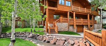 Timber Wolf Luxury - Aspen Haus