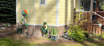 Mountain Frog Cabin - A.C./Sleeps 2/Pool Access - 30 min. from Rainier/Skiing