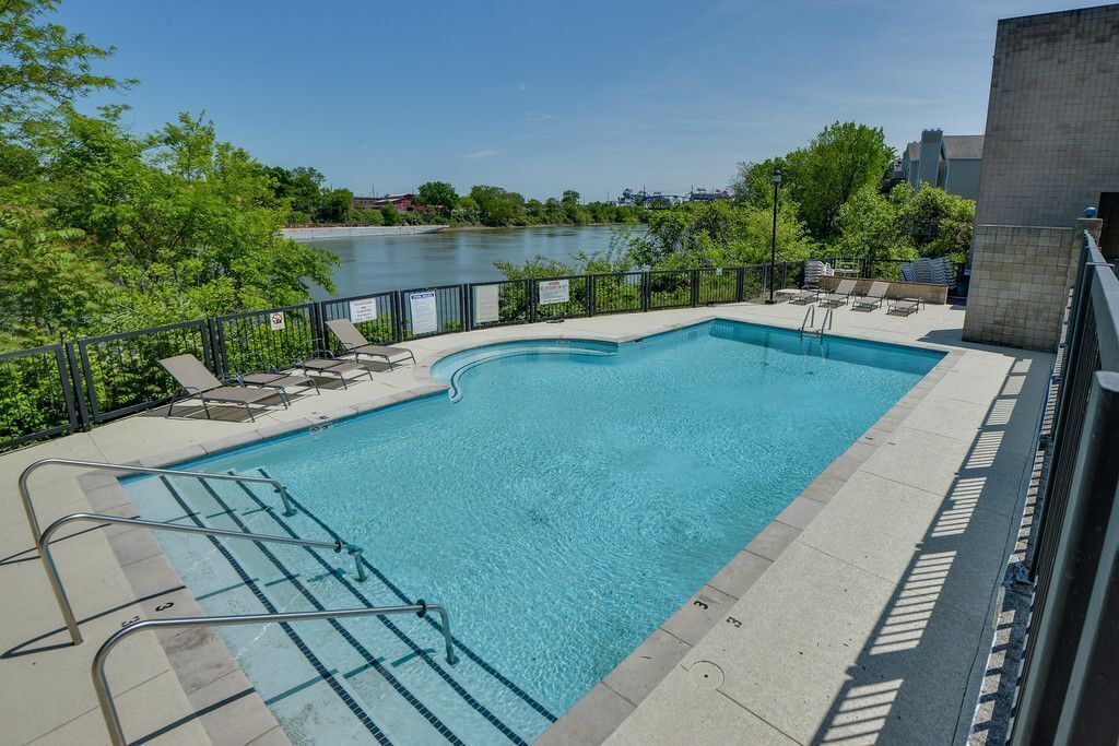 Downtown Riverview Condo- Walk to Broadway, Titans Stadium