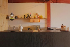 Reception - Why Kumano Hostel & Cafe Bar (Nachikatsuura)