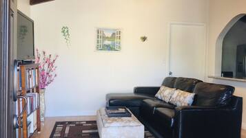 Family House, Multiple Beds | Living room | LCD TV, Netflix, DVD player