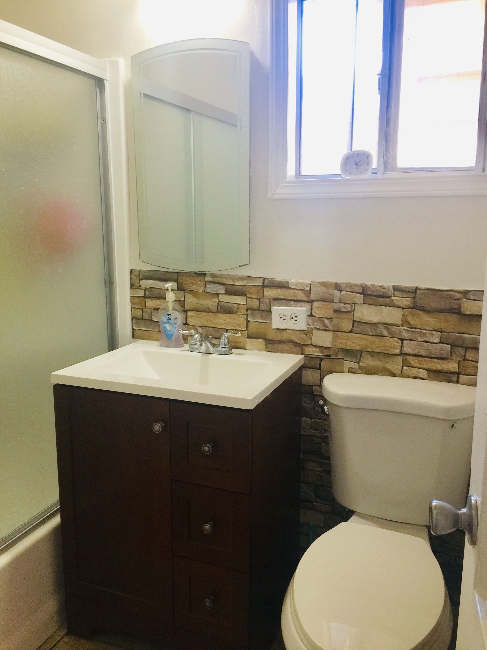 Bathtub, spring water tub, hair dryer, towels