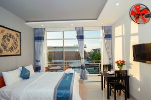 Deluxe Double Room, Balcony | Minibar, in-room safe, desk, soundproofing - Vip House Hoi An (Da Nang)