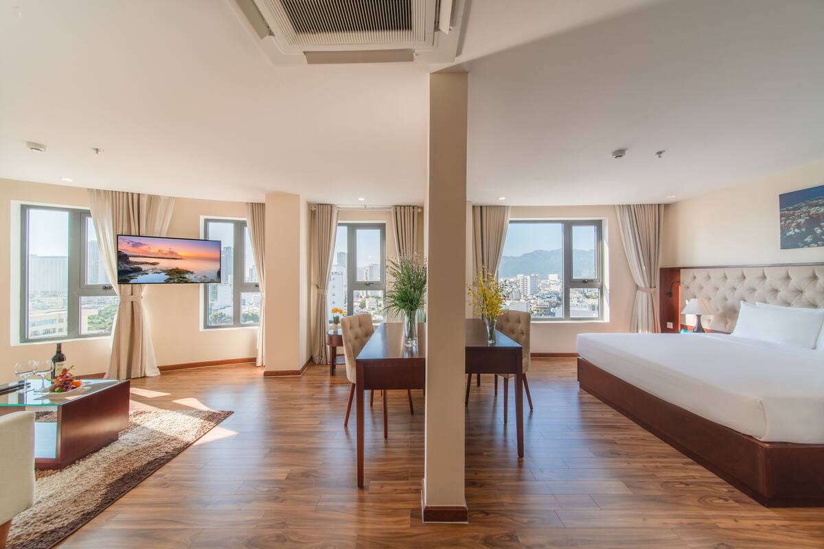 Rom – signature (Florida Suite) | 1 soverom, minibar, safe på rommet og skrivebord