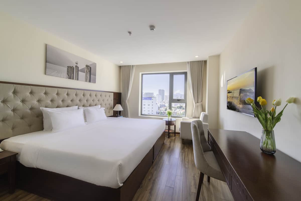 Premier-Doppel- oder -Zweibettzimmer, 1 Schlafzimmer, eingeschränkter Meerblick (Deluxe)