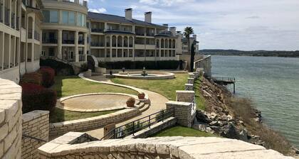 Lake front condo at the Island