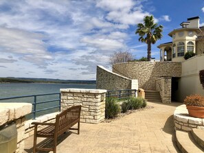 Property grounds - Lake front condo at the Island (Lago Vista)