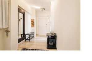 Interior - Central Faliro Appart. near to Marina/ 4' tram station (Παλαιό Φάληρο)