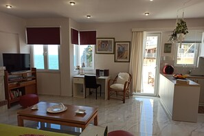 Fernseher, Kamin, DVD-Player, Stereoanlage