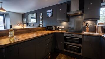 Fridge, microwave, dishwasher, toaster