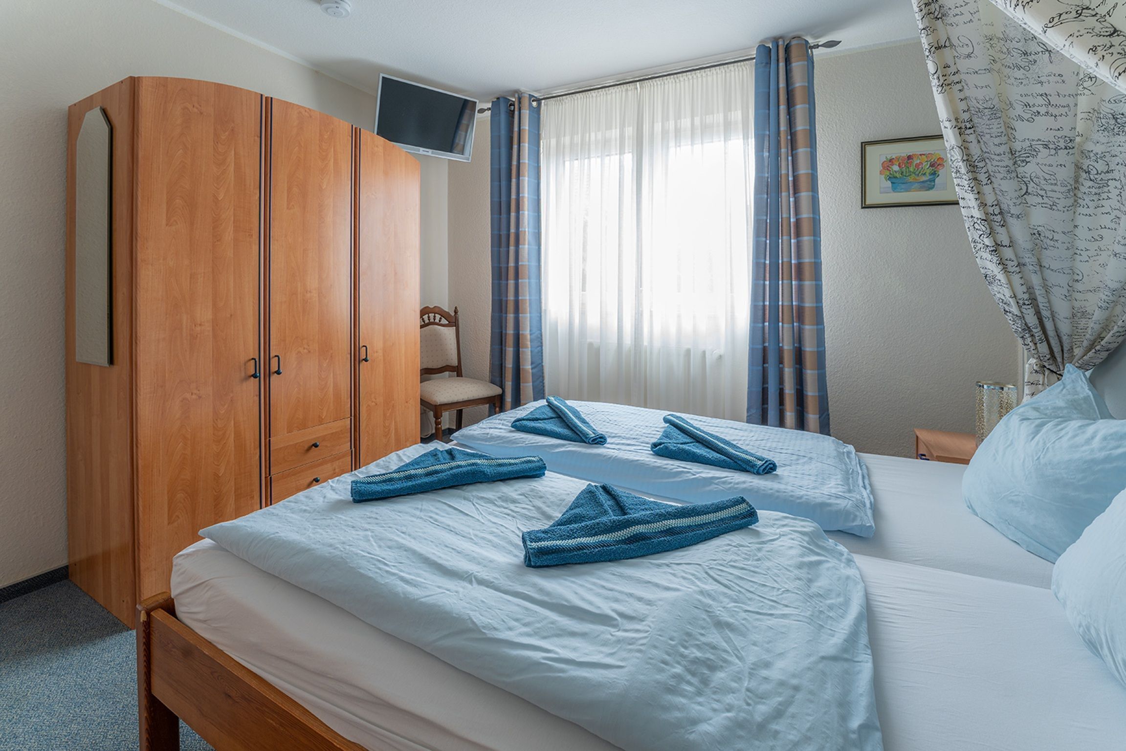 1 bedroom, travel crib, WiFi