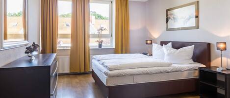 3 chambres, lit parapluie, draps fournis