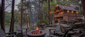 Cabin On The River | Dream Fire Pit, Bikes + Kayaks!
