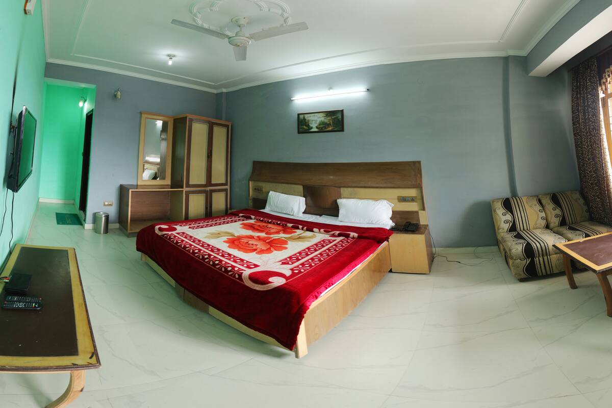 Giường gấp/giường phụ (phụ phí), bộ trải giường