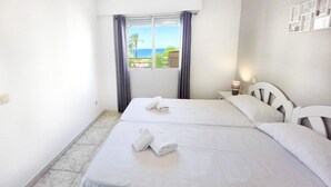 2 bedrooms, iron/ironing board, WiFi (free)