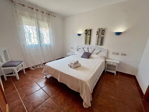 4 soverom, strykejern/-brett og wi-fi (inkludert)