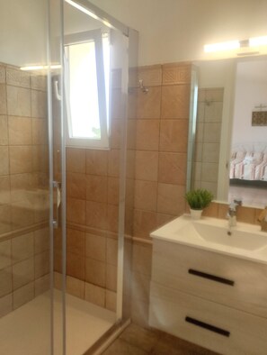 صورة غير مصنفة، 4 من 25، زرّ