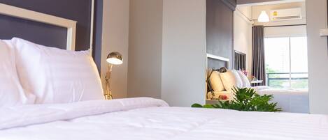 Standard Double Room | Desk, blackout curtains, soundproofing, free WiFi