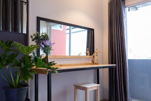 Standard Triple Room - Mango 10 House (Bangkok)