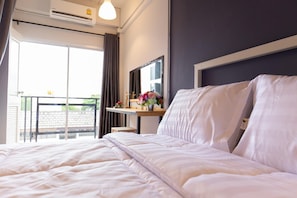Chambre Triple Standard | Bureau, rideaux occultants, chambres insonorisées, Wi-Fi gratuit