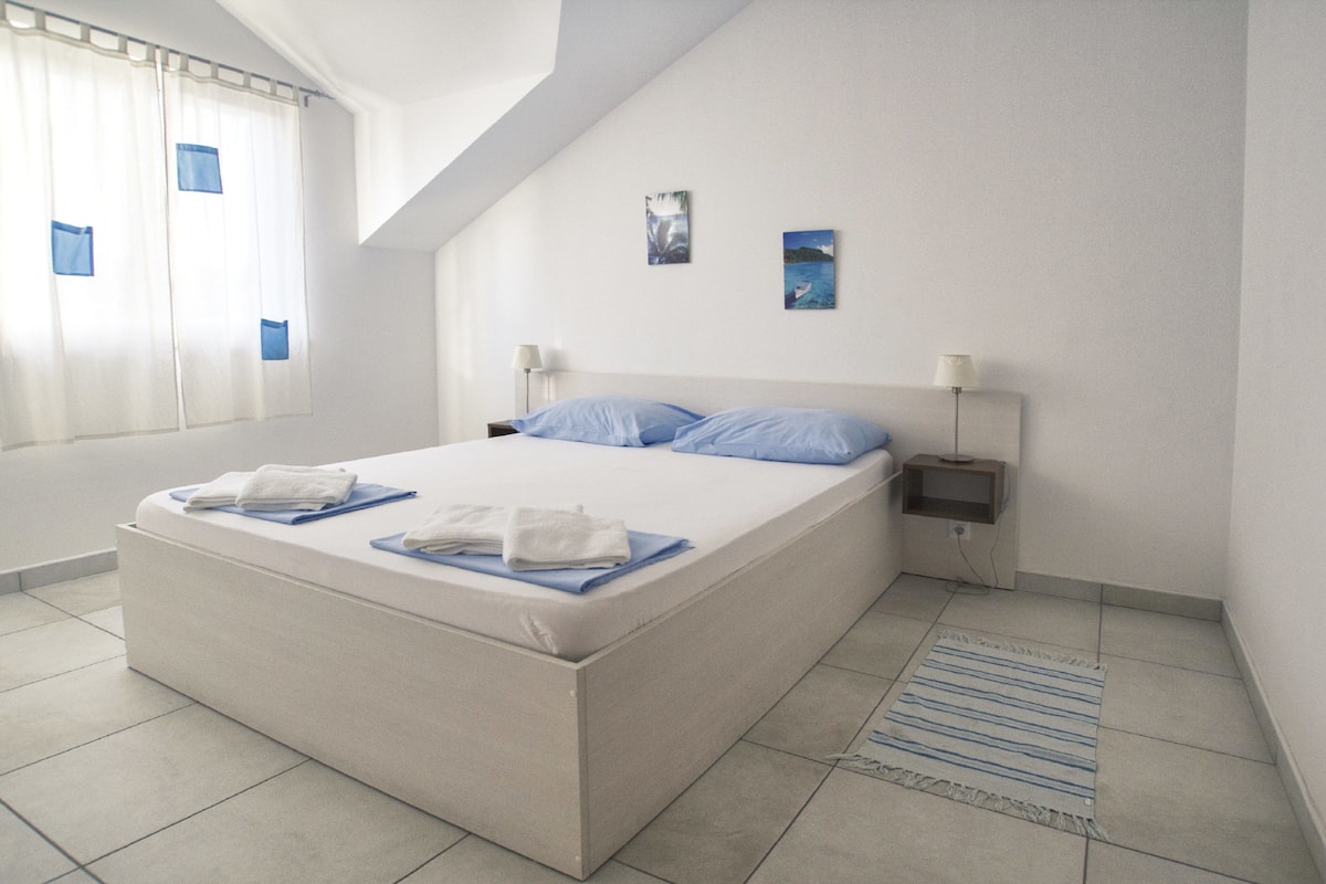 Premium Apartment, Partial Sea View