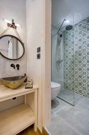 Shower, hair dryer, bathrobes, towels - Bastion Medieval Deluxe Apartments (Rhodes)