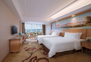 Comfort Twin Room, Non Smoking, Sea View | Desk, blackout curtains, free WiFi, bed sheets - Vienna Hotel Binhai Pearl Branch (Shenzhen)