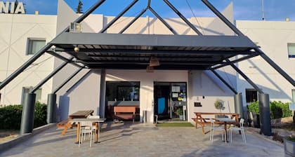 Hotel Thania