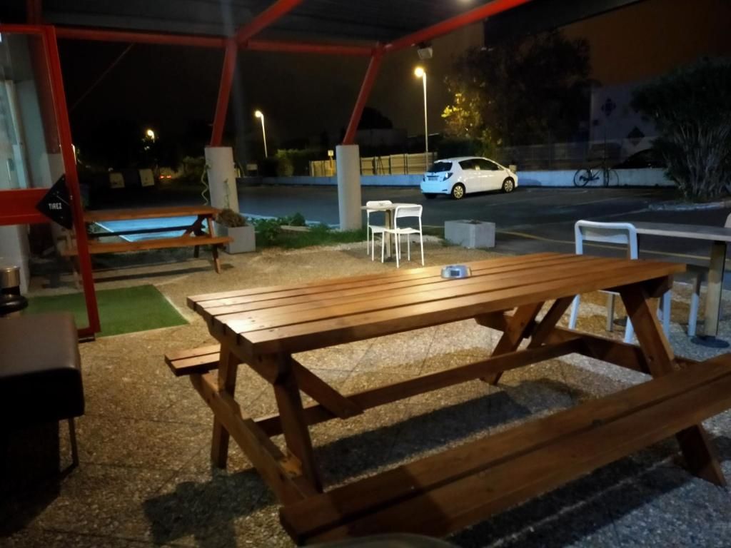تناول الطعام بالخارج